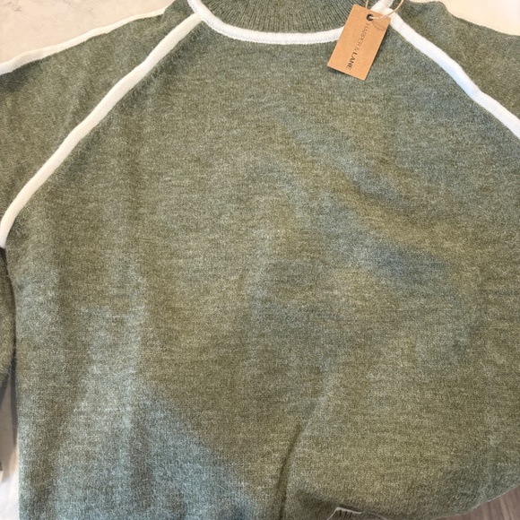 Harper & Lane - Turtleneck Sweater - Picture 3 of 5